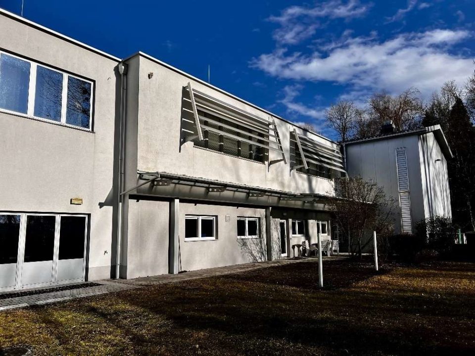 Gebäude