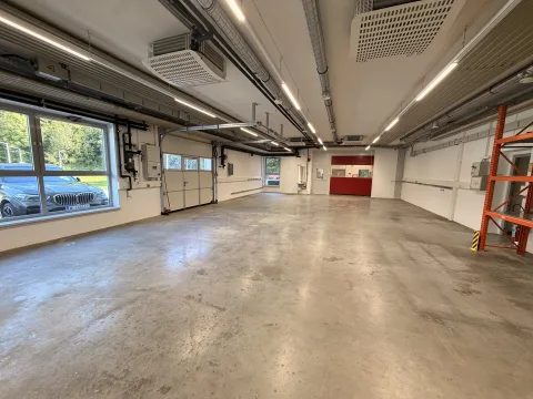 Halle zur Miete in Lambach, Bild 1 von 11