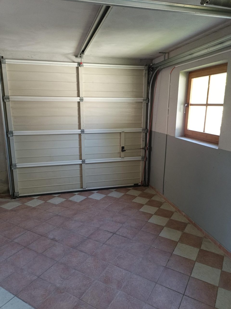 Gepflegtes Einfamilienhaus mit 7 Zimmern, Balkon, Garten und Garage in Mining, Bild 3 von 29