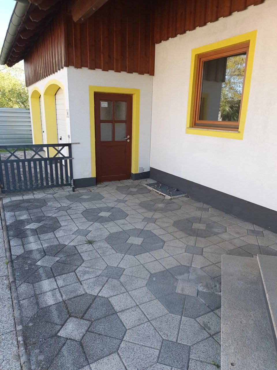 Gepflegtes Einfamilienhaus mit 7 Zimmern, Balkon, Garten und Garage in Mining, Bild 5 von 29