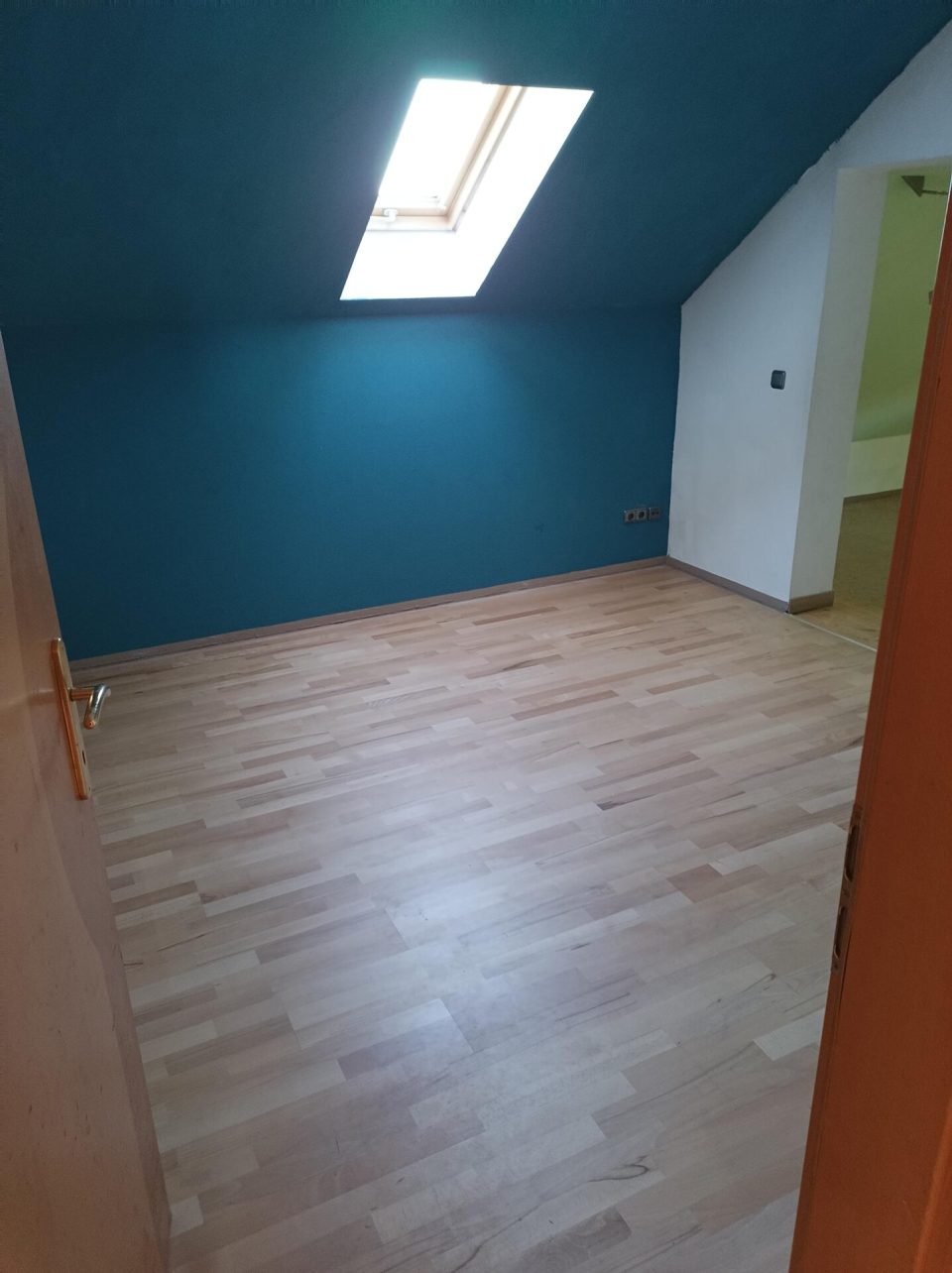 Gepflegtes Einfamilienhaus mit 7 Zimmern, Balkon, Garten und Garage in Mining, Bild 8 von 29