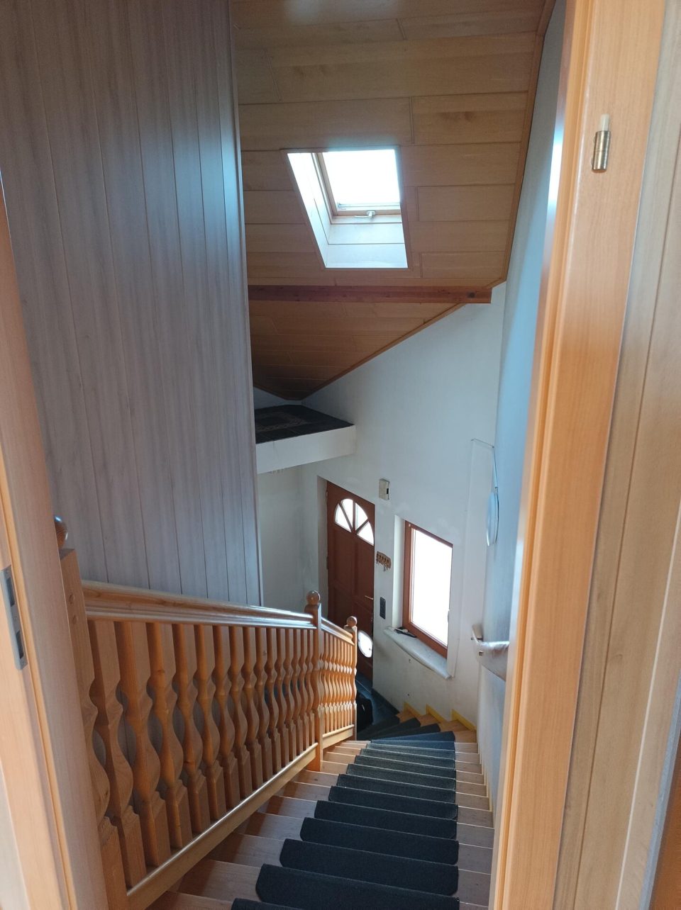 Gepflegtes Einfamilienhaus mit 7 Zimmern, Balkon, Garten und Garage in Mining, Bild 9 von 29