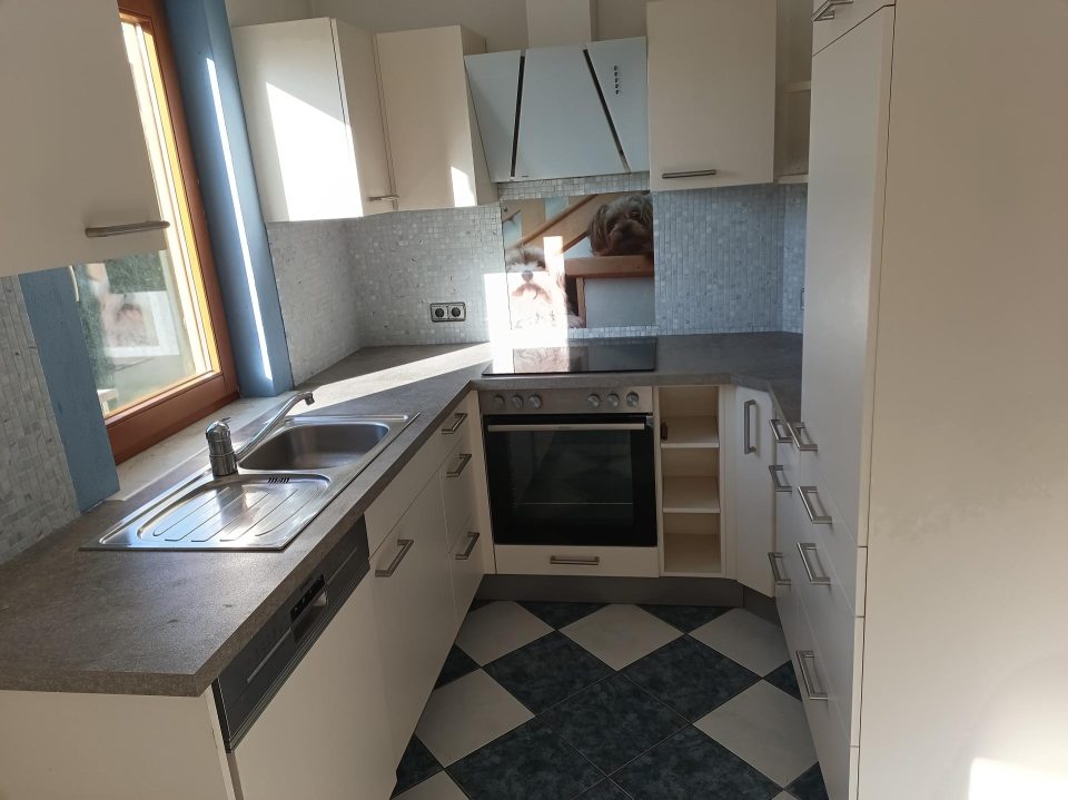 Gepflegtes Einfamilienhaus mit 7 Zimmern, Balkon, Garten und Garage in Mining, Bild 15 von 29