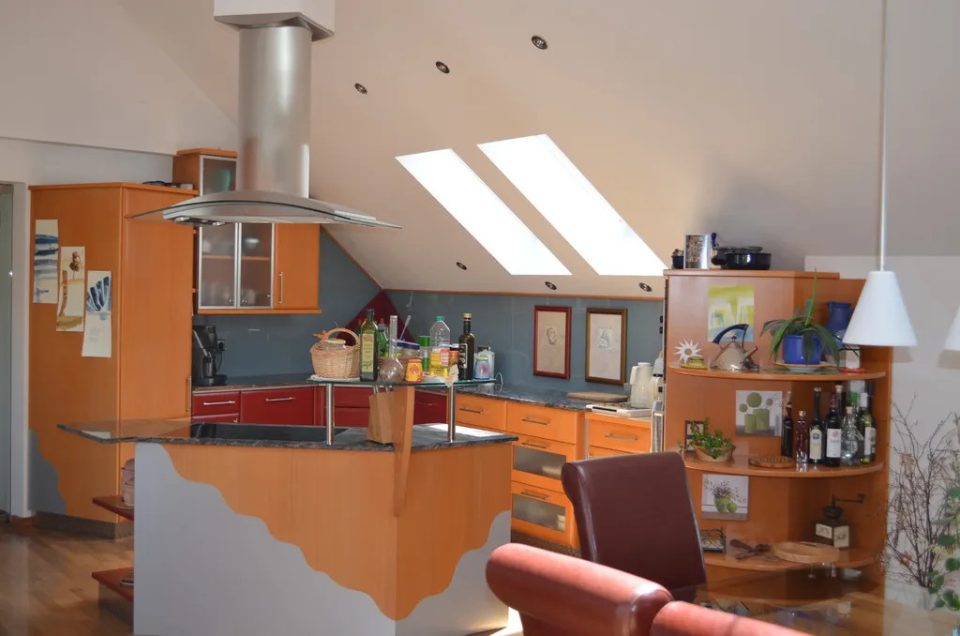 Repräsentatives Wohnhaus mit Geschäftsbereich und angrenzenden Veranstaltungsräumen, Bild 18 von 232