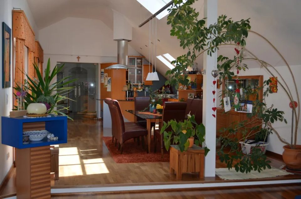 Repräsentatives Wohnhaus mit Geschäftsbereich und angrenzenden Veranstaltungsräumen, Bild 35 von 232