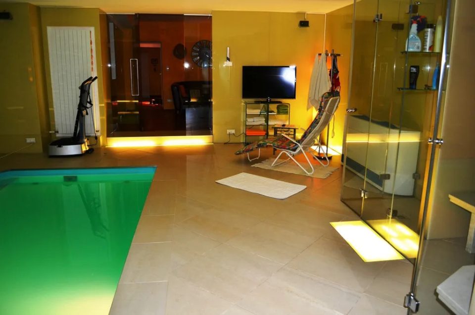 Repräsentatives Wohnhaus mit Geschäftsbereich und angrenzenden Veranstaltungsräumen, Bild 53 von 232
