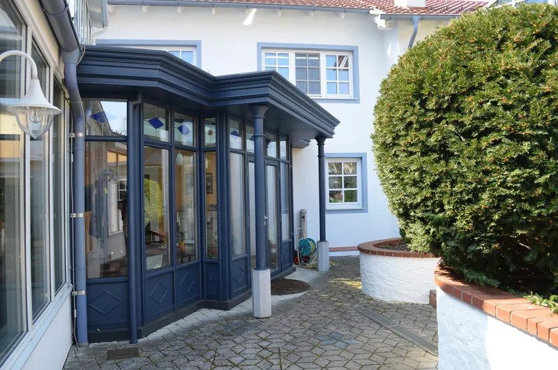 Repräsentatives Wohnhaus mit Geschäftsbereich und angrenzenden Veranstaltungsräumen, Bild 95 von 232