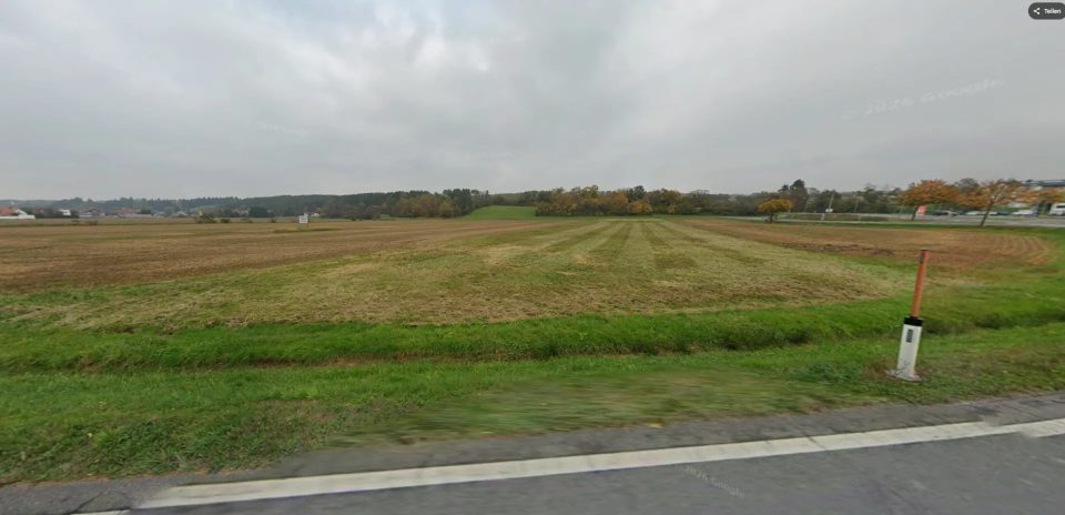 Ackerfläche mit gewerblicher Baugenehmigung