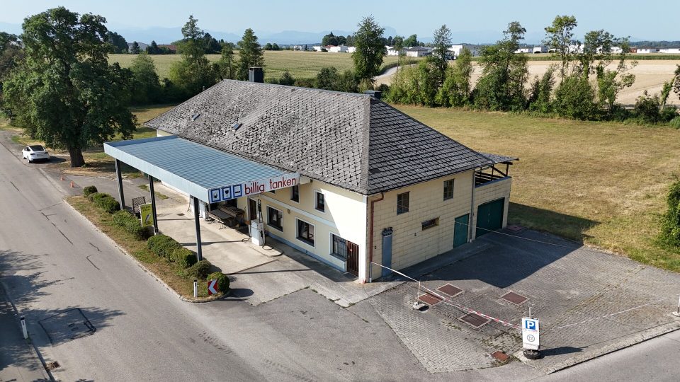 Aussenansicht Gegenseite, Wohn- und Geschäftshaus in Steinhaus